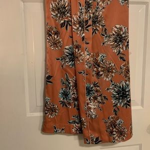 Floral wide leg pants 😍